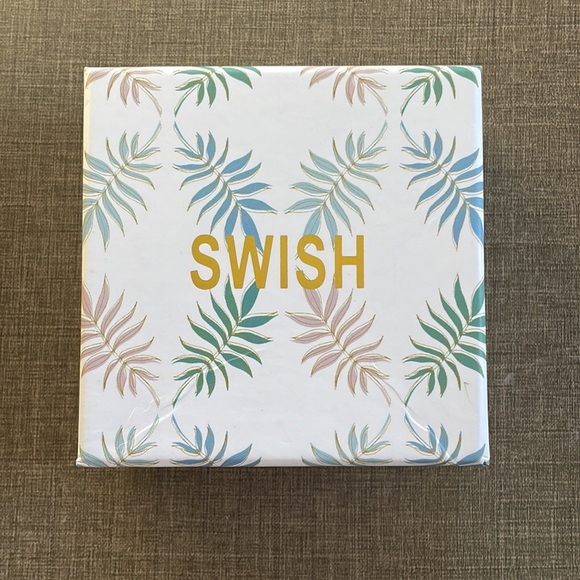 Swish Spread Your Wings Butterfly Necklace - Picture 6 of 7